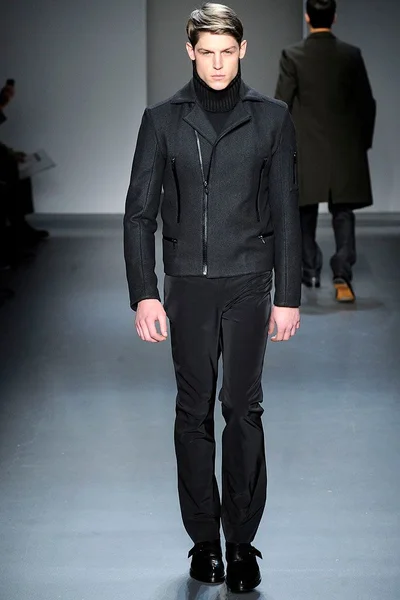 Look 7